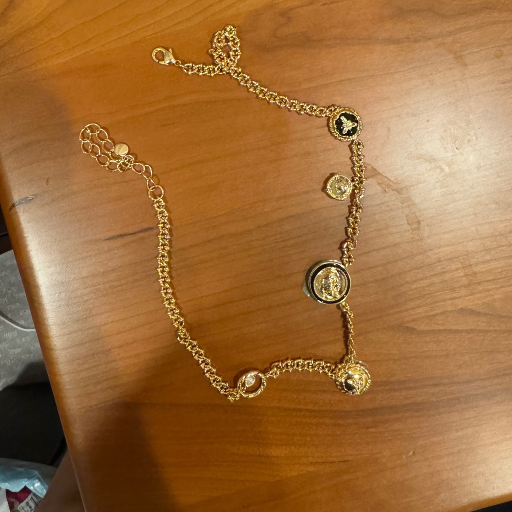 Necklace nearly new